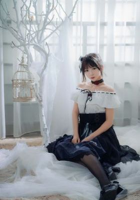 欧美白白嫩嫩又小又紧_HD迅雷电影在线